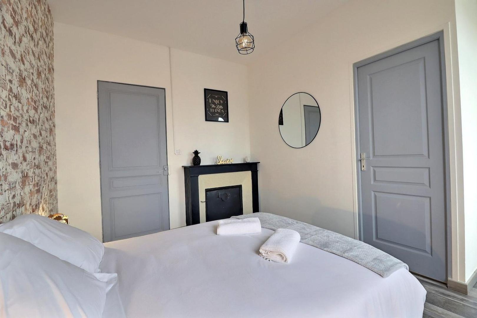 Du Pont A12 - Mon Groom Apartment *